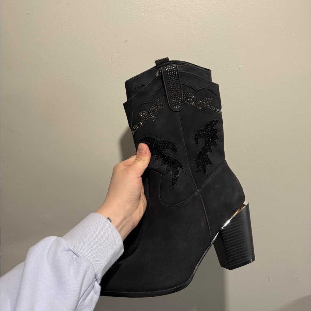 Women’s rhinestone cowboy boots